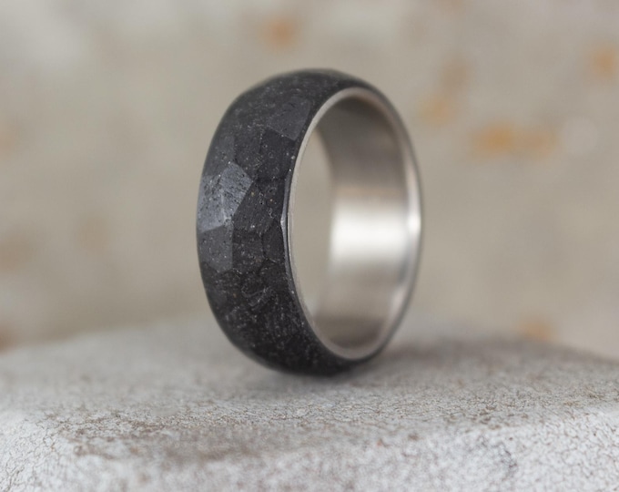 Hammered Titanium Ring, Black Concrete Inlay, Alternative Wedding Band. (00703_8N)
