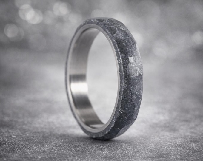Titanium Silver Resin Ring, Hammered Engagement Band. (01303_4N)