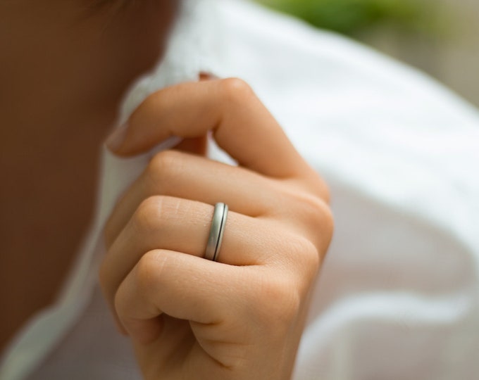 Matte Titanium Ring with Carbon Fiber Line, Handmade Women's Band. (00301_4N)