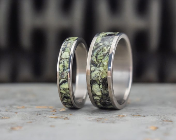 Titanium Wedding Bands with Serpentine Stone Inlay. (03229_4N7N)