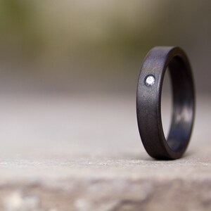 Carbon fiber and graphite ring for her with Swarovski crystal. Gray flat women&#39;s wedding band. Alternative wedding ring. (01100_4S)