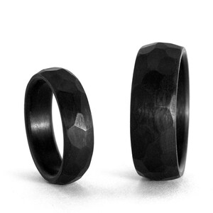 Set of hammered carbon fiber rings . Wedding bands. Matte carbon fiber hammered engagement bands. 00111_6N8N image 2