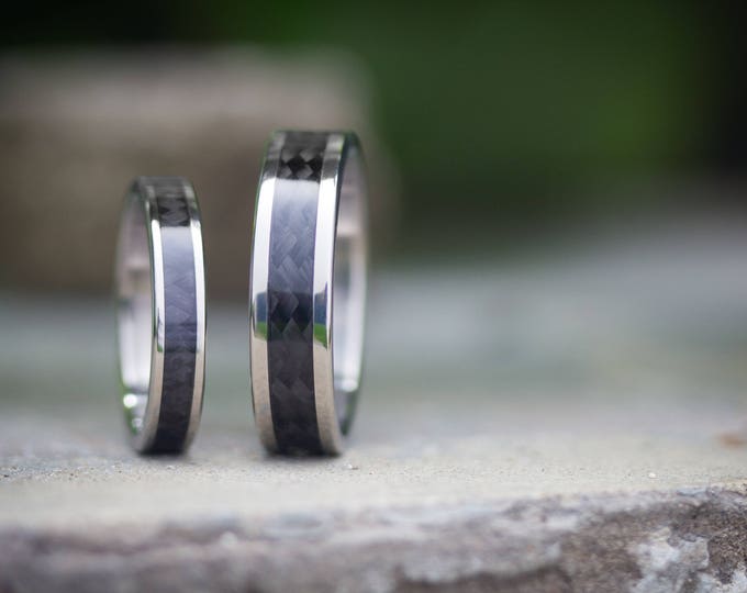Handmade Titanium Wedding Band with Carbon Fiber Inlay. (00335_4N7N)