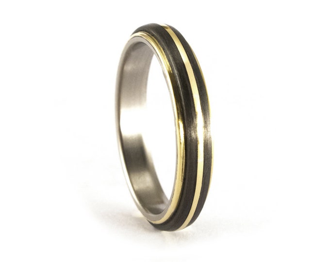 Titanium Wedding Ring, 18K Gold and Carbon Fiber Band. (00559_4N)
