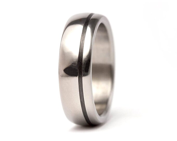 Handmade Titanium Mens Wedding Band with Carbon Fiber Inlay. (00334_7N)