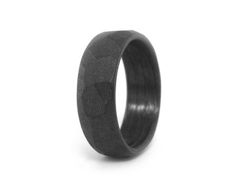 Hammered Graphite ring with Carbon Fiber on the inside. (10001_7N)