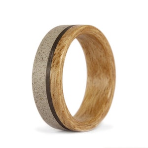 Eucalyptus & concrete wedding ring. Bendwood eucalyptus wedding band. (00992_7N)