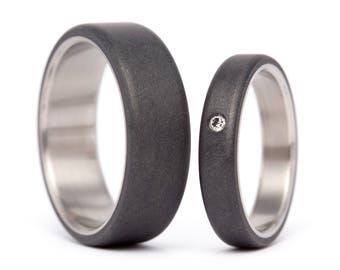 Titanium and graphite wedding ring set with Swarovski crystal. Flat dark gray matching bands. Matte engagement rings (01300_4S1_7N)