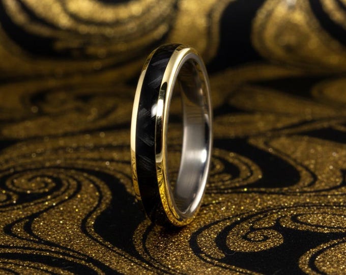 Titanium & 18K Gold Ring, Carbon Fiber Inlay Wedding Band. (04719_4N)