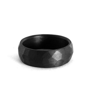 Set of hammered carbon fiber rings . Wedding bands. Matte carbon fiber hammered engagement bands. 00111_6N8N image 4