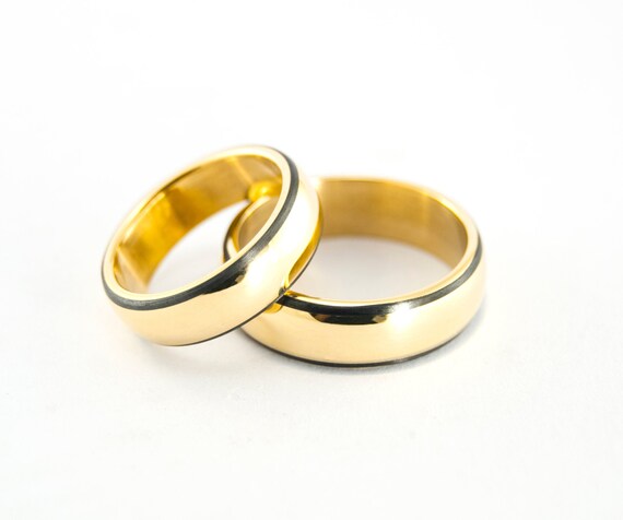 Yellow 18CT Gold Wedding Ring Set With Matte Carbon Fiber Bands