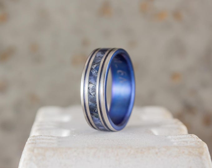 Handmade Blue Anodized Titanium Ring with Lapis Lazuli Inlay. (03201_8N)