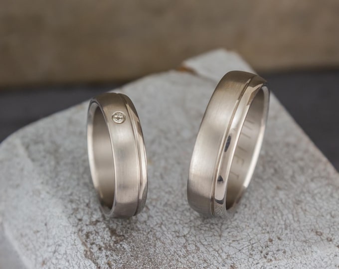 Handmade Titanium Wedding Ring Set with Swarovski Crystal. (00015_5S5N)