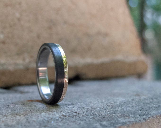 Handmade Titanium Carbon Fiber Ring with 18K Gold Inlay. (00424_4N)