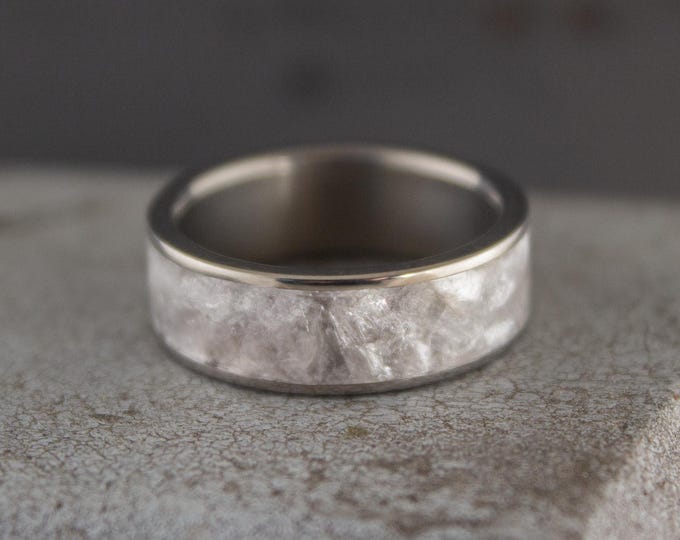 Handmade Titanium Ring with Mica Mineral Inlay. (03233_7N)
