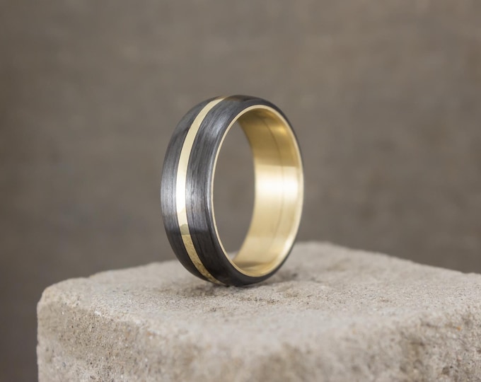 Handmade 18K Gold & Carbon Fiber Ring, Wedding Band. (00511_6N)