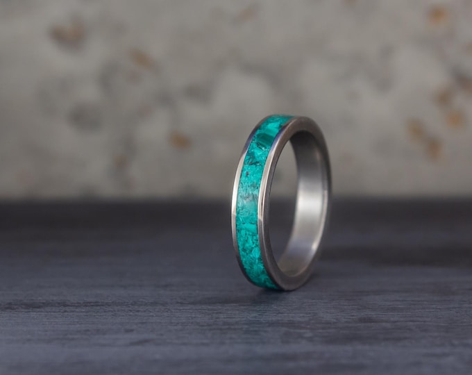 Handmade Titanium Ring with Malachite Inlay, Polished Wedding Band. (03225_4N)