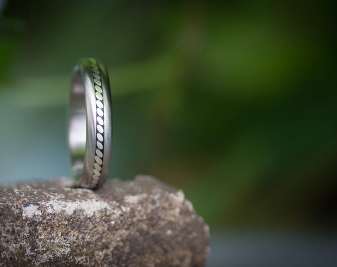 Matte Titanium Ring with Silver Strand - Handmade Wedding Band. (04100_4N)