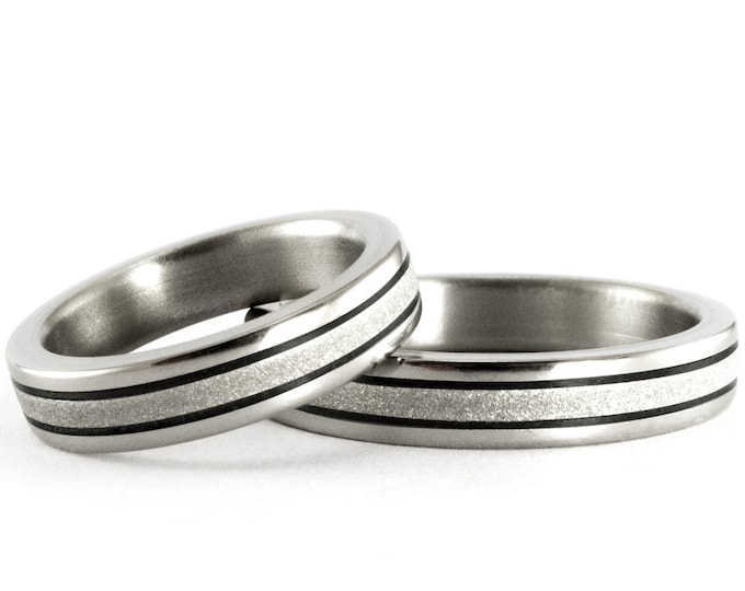Sandblasted Titanium Wedding Band Set, Carbon Fiber Inlay. (00343_4N4N)