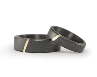 Graphite and 18ct yellow gold inlay. Flat matte matching wedding bands. Golden engagement rings (10050_5N7N)