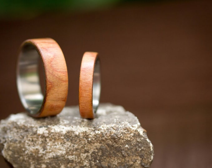 Titanium Wedding Ring Set, Bentwood Walnut Wood Matching Bands. (00518_4N7N)