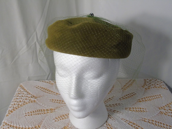 Green Velvet Pill Box Hat with Marche Hat Box