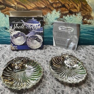 Vintage Silver Plated Shell Trays by Old Hampshire Silversmiths - Set of 2 with Original Box - Coastal Vanity Decor Trinket Dish