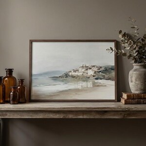 Paisaje costero vintage: acuarela de un pueblo costero en tonos mediterráneos apagados - Decoración de pared imprimible imagen 6