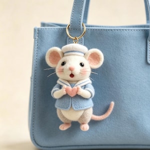 Chaveiro de Rato em Feltro de Lã | Mini Acessório de Pelúcia para Bolsa e Mochila | Presente Artesanal Exclusivo para Amantes de Animais