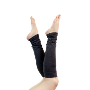 Graue Beinstulpen: Lange Baumwoll Jersey gestrickte Stiefelsocken