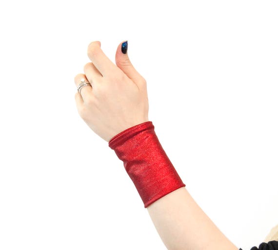Spring Swiss Design: Paire de gants pour le four noirs intérieur rouge