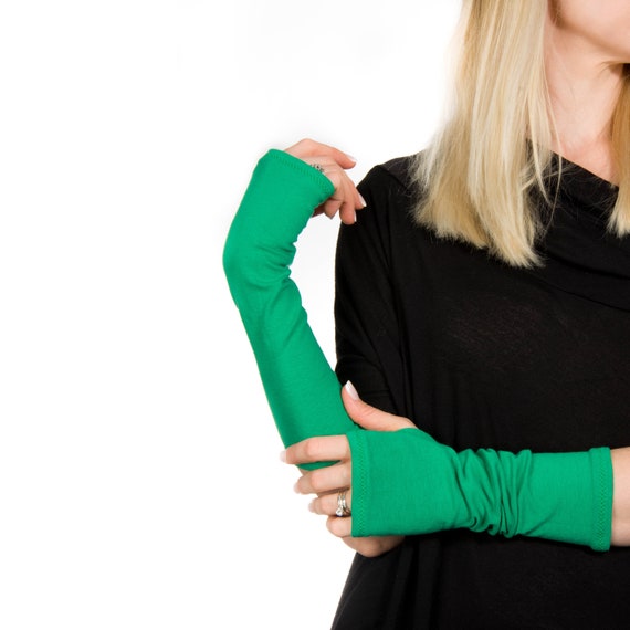 green fingerless opera gloves