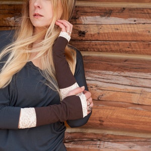 Ivory Lace Fingerless Gloves: Brown Jersey Arm Warmers