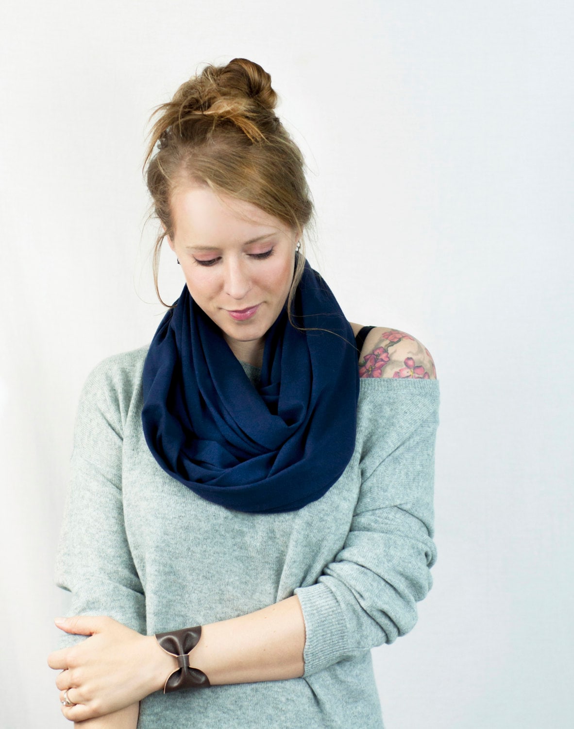 スカーフ A FERRETTI Woman Scarf Gnawed Blue 33011614 0327 Navy Infinity Scarf, Blue Scarf, Jersey Scarf, Navy Scarf