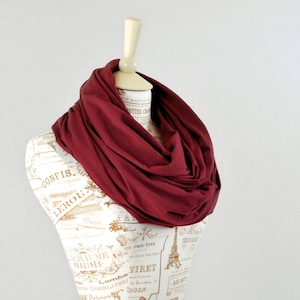 Maroon Infinity Scarf, Burgundy Infinity Scarf Red Scarf Circle Scarf Womens Scarf Gift for Her Wife Gift Mother Gift Winter Christmas Scarf