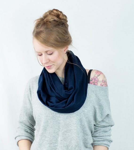 Circle Scarf - Navy