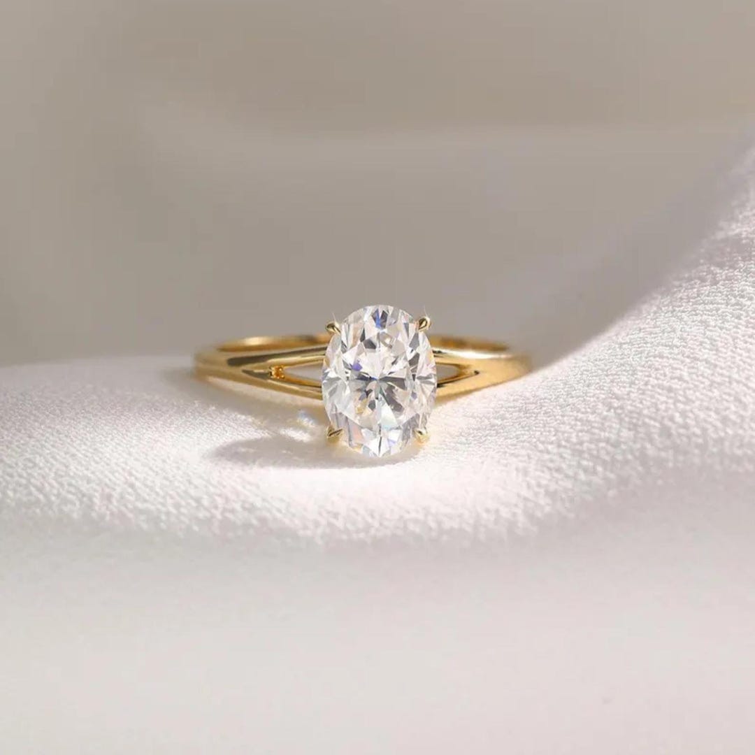 Solid Gold Split Shank Oval Cut Moissanite Engagement Ring, Solitaire ...