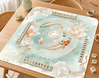 Tapis de mahjong koi perlé, tapis de table de mahjong lotus de luxe, élégant tapis de mahjong poissons koi, tapis de jeu antidérapant, cadeau de mahjong chic côtier
