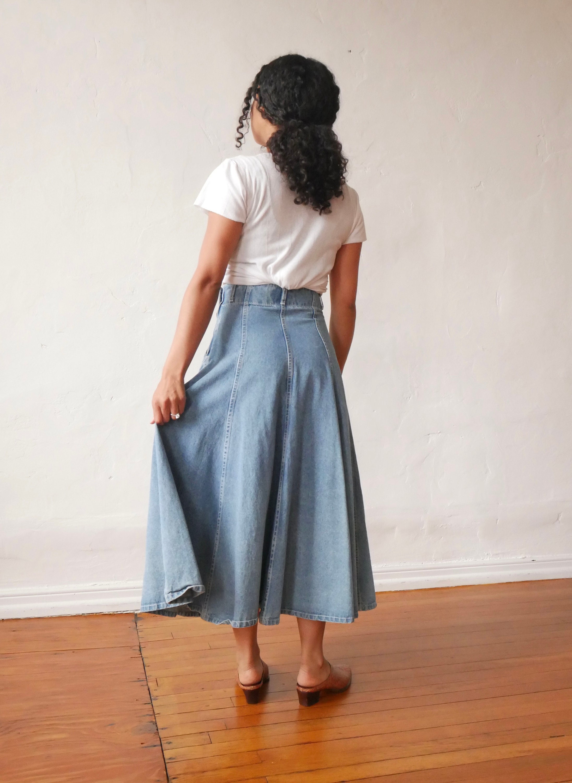 High-waist 90s denim skirt
 for women