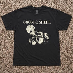 Gildan Vintage Cyberpunk Anime Grafik-T-Shirt