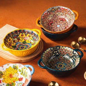 Bol de pasta de cerámica estilo boho vibrante con asas, bol grande para ensalada con diseño de mandala, vajilla de cerámica colorida pintada a mano con motivos florales.