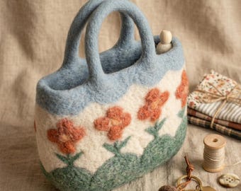 Handgemaakte wolvilten draagtas met bloemen | Artisan blauwe boodschappentas | Unieke Fiber Craft