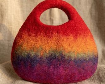 Handgemaakte wolvilt regenboogtas | Kleurrijke gestreepte vilten tas | Levendige ambachtelijke handtas.