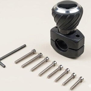 Pomo giratorio de lujo para volante con rotación de 360 grados. Mango universal para automóviles, camiones, tractores, cortadoras de césped, montacargas, SUV y Jeep.