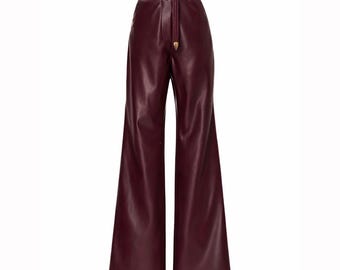 Pantalón de piel auténtica color burdeos para mujer – Pantalón acampanado de talle alto y pernera ancha con cinturón.