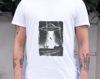Alien Abduction Graphic Tee, UFO Spaceship Shirt, Retro Sci Fi T Shirt, Cosmic Mystery Tee, Extraterrestrial Graphic Shirt