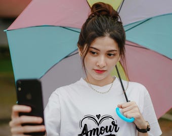 Amour Graphic Tee, French Romance Shirt, Heart Outline T Shirt, Cute Love Tee, Romantic Gift for Her, Minimalist Aesthetic Shirt