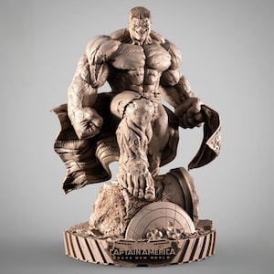 Könnte beinhalten: Eine detaillierte Skulptur von Hulk, der auf einem felsigen Sockel steht. Die Figur ist muskulös und imposant, mit einem grimmigen Gesichtsausdruck. Der Sockel trägt den Text "CAPTAIN AMERICA BRAVE NEW WORLD". Die Statue ist neutralfarben.
