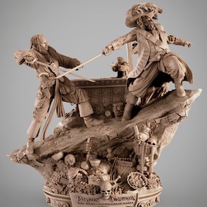 Può includere: Una scultura dettagliata raffigurante una lotta con la spada tra due pirati. Le figure sono su una base rocciosa con tesori e teschi. La base recita "Pirati dei Caraibi: La maledizione del forziere fantasma."