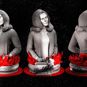 Peut inclure: Sculpture en niveaux de gris d'une femme en cardigan, avec un haut blanc et un collier. La sculpture est posée sur une base avec des flammes rouges et un grille-pain. L'image a un fond noir avec un effet statique.